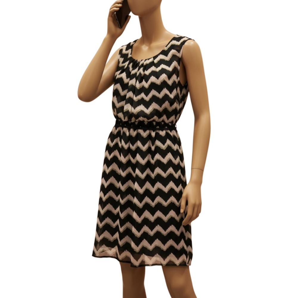 Lily Rose Chevron Print Mini Dress S Black Cream Belted Keyhole Zigzag Boho